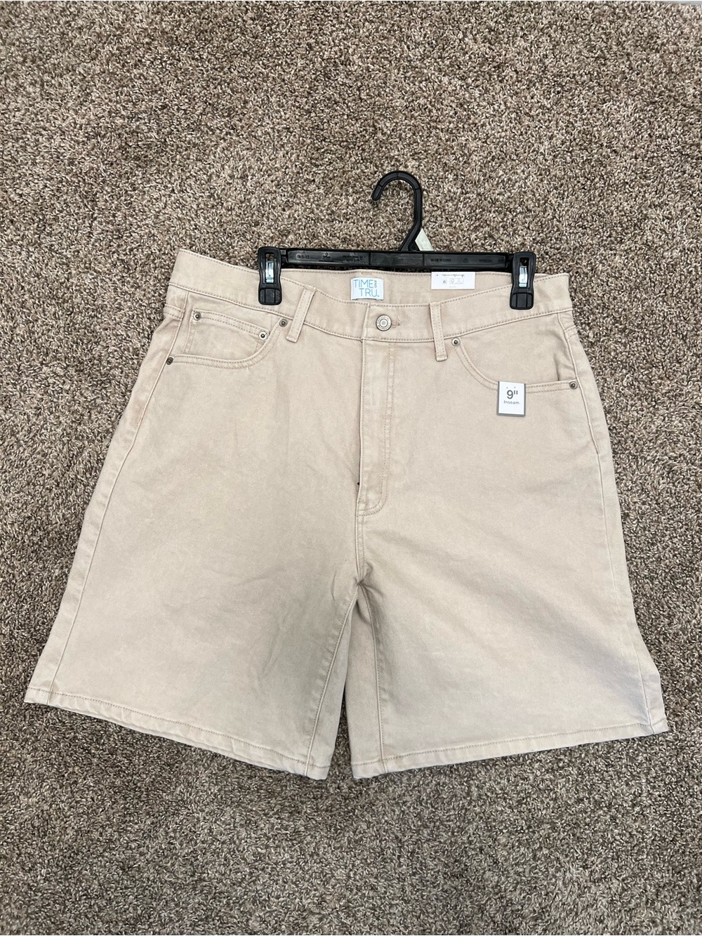 Time and Tru Beige Women’s Bermuda Shorts